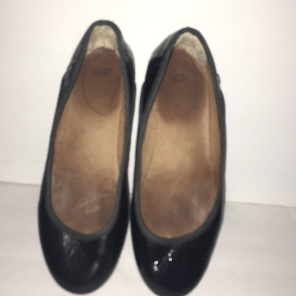 UGG black flats size 7 Good condition. - Picture 5 of 16
